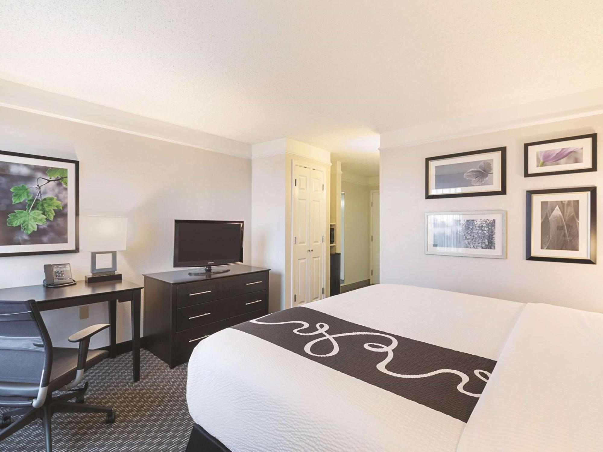 La Quinta By Wyndham Austin Round Rock Hotel Exterior photo